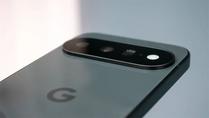 Camera: Phần cứng gần như không đổi, nhưng Super Res Zoom lên tới 30x