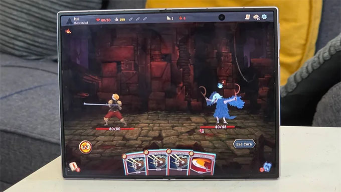 Chơi game di động với không gian hiển thị lớn hơn