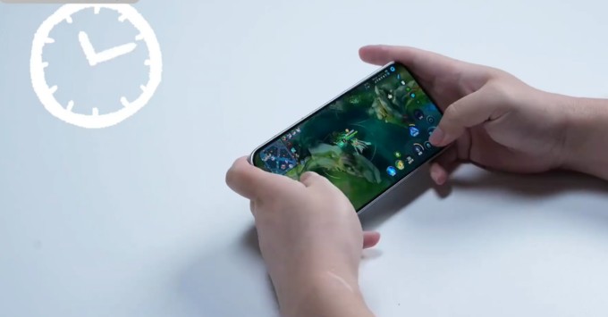 Chiến game liên tục nhiều giờ liền mà phần trăm pin chỉ sụt giảm rất ít nhờ sự tối ưu từ chip và pin.