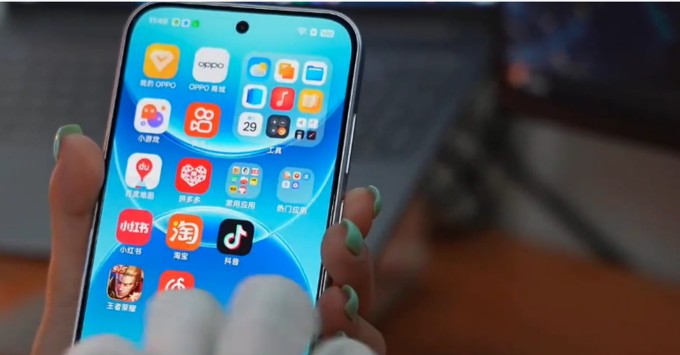 Sự kết hợp giữa Android 16 và ColorOS 16 giúp tối ưu hóa từng giọt năng lượng cuối cùng.