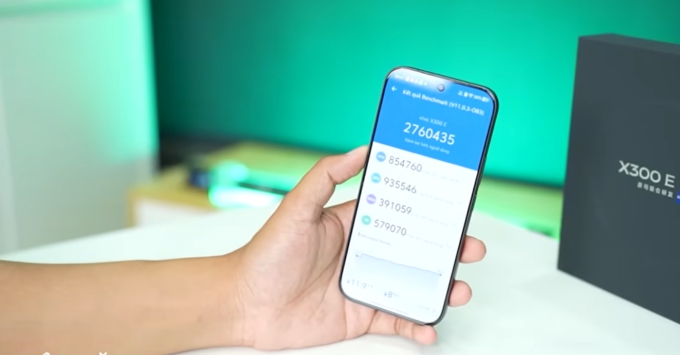 Snapdragon 8 Gen 5 trên tiến trình 3nm mang lại sức mạnh xử lý vô đối cho thiết bị.