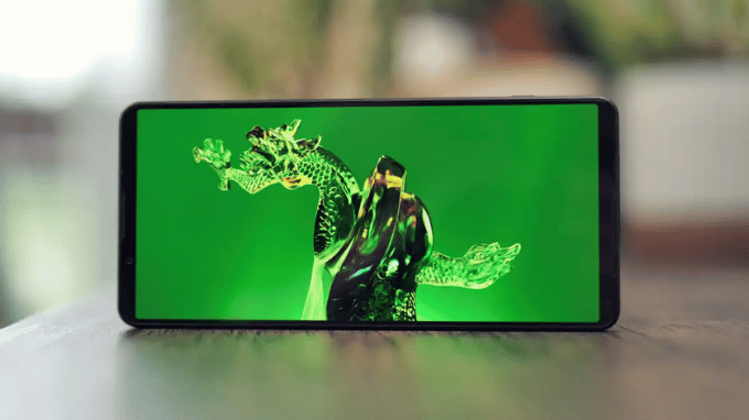 Xperia 1 VII vẫn có màn hình rất sáng và sắc nét