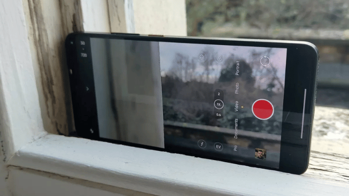 IMX882 50MP là camera chính đáng chú ý trên X7 Pro