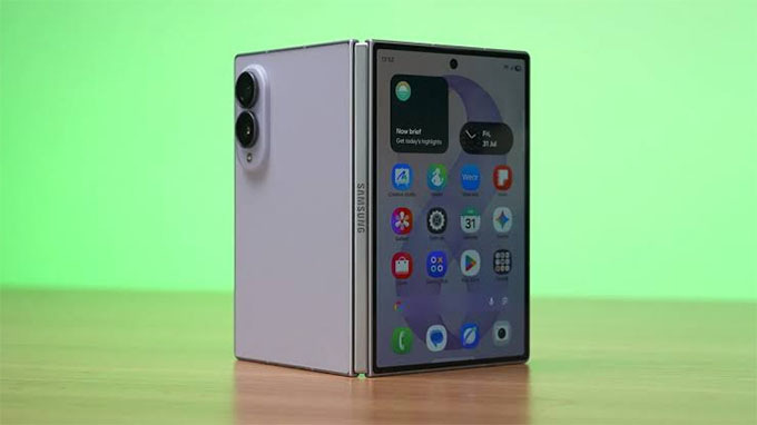 Samsung Galaxy Z Fold8 được trang bị màn hình ngoài OLED 5,5 inch