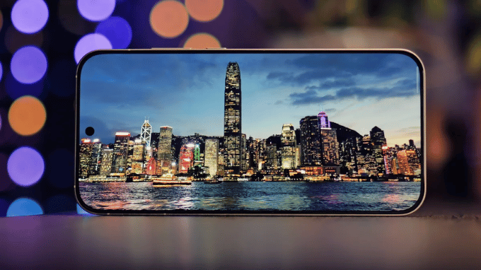 Màn hình QHD+ GT8 Pro sắc nét khi quan sát gần
