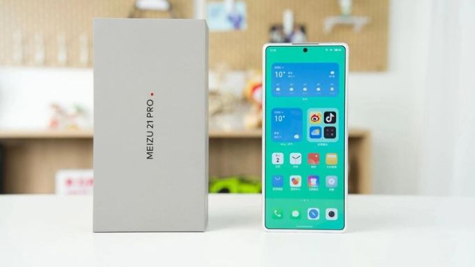 Meizu 21 Pro sở hữu tấm nền LTPO AMOLED