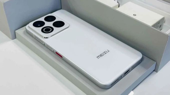 Meizu 22 tích hợp viên pin dung lượng lớn lên đến 5.510 mAh