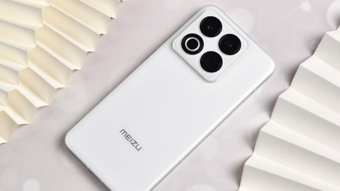 Meizu 22 có thiết kế tối giản