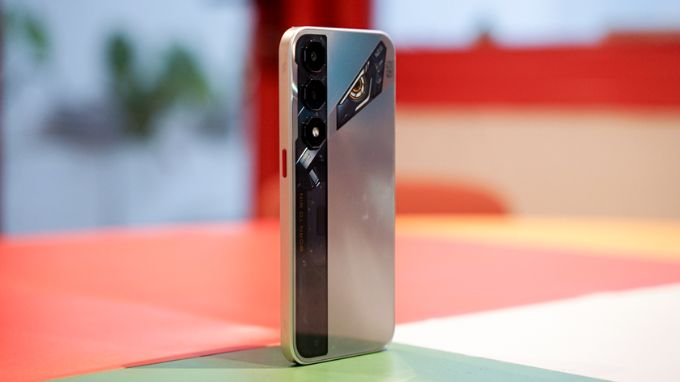 Nubia Neo 5 sở hữu thiết kế cá tính
