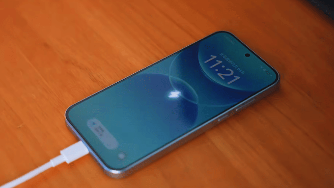 Pin 10.000mAh là thế mạnh lớn nhất của máy