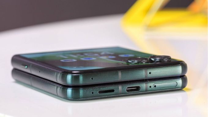 Motorola Razr 60 Ultra sở hữu viên pin dung lượng 4700 mAh