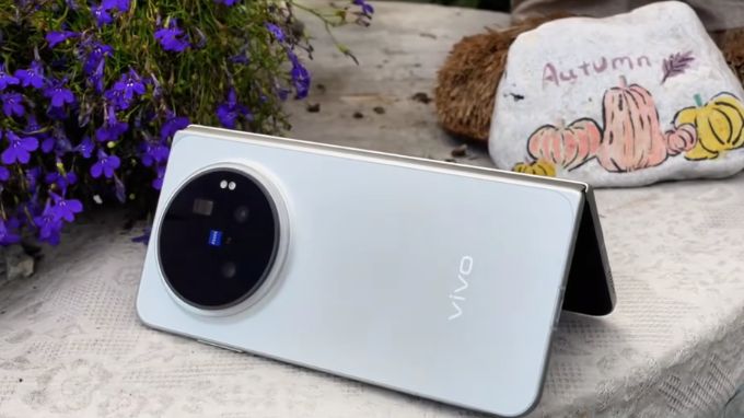Vivo X Fold6 sở hữu viên pin dung lượng khủng 7,000 mAh