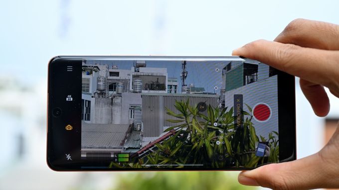 Đánh giá pin Realme P4 Power khi quay phim, chụp hình