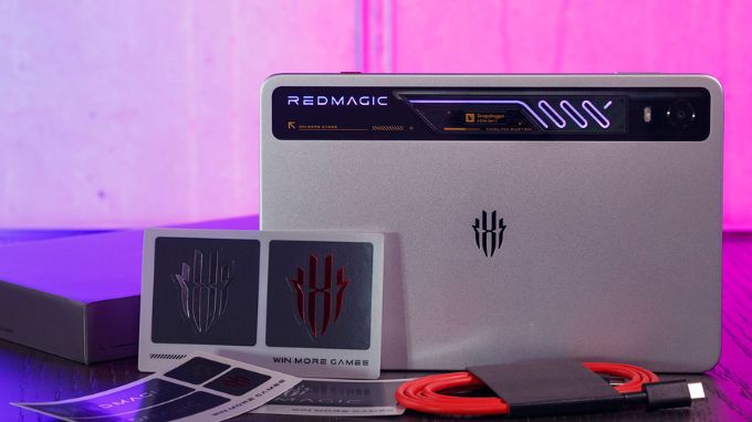 ZTE RedMagic Astra 2 có thiết kế đậm chất gaming