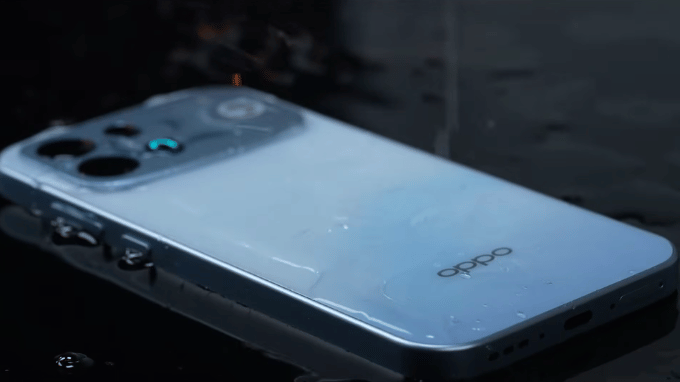 Thiết kế mặt lưng OPPO A7 Pro Max 256GB
