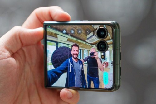 Motorola Razr 60 Pro và Razr 60 Ultra: Nên chọn bản nào?
