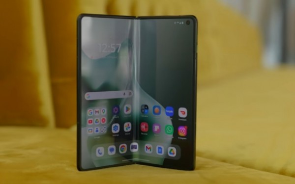 Đánh giá Motorola Razr Fold: Có thực sự đáng mua?