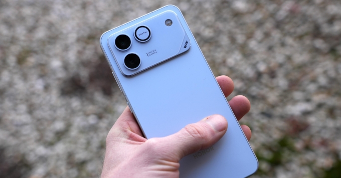 Honor Win RT 5G là lựa chọn tối ưu về chi phí nhưng vẫn đảm bảo năng lượng cho cả ngày dài học tập.