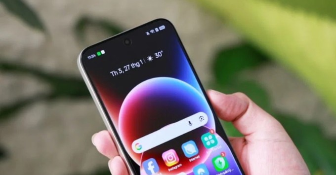 Tần số quét 144Hz kết hợp cùng tấm nền AMOLED mang lại trải nghiệm thị giác siêu mượt và màu sắc sống động