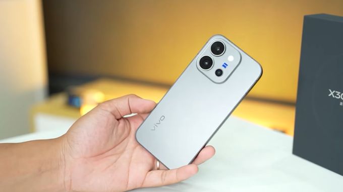 Vivo X300 E sở hữu phần khung hợp kim nhẹ