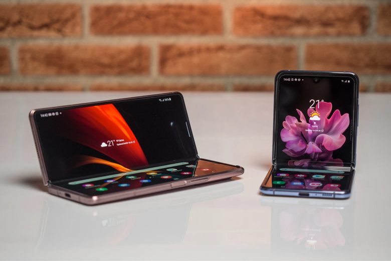 So sánh Galaxy Z Fold 2 và Galaxy Z Flip