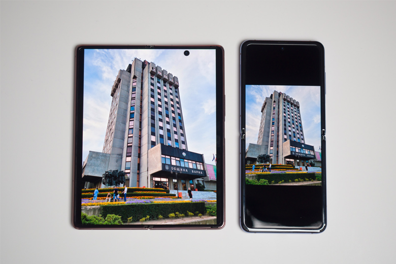 So sánh Galaxy Z Fold 2 và Galaxy Z Flip