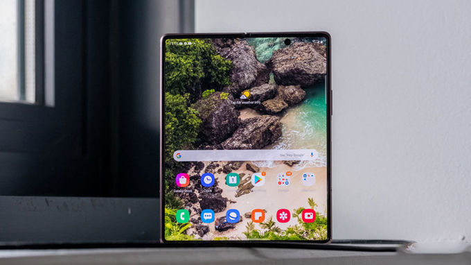 màn hình chính trên Galaxy Z Fold 2 có kích thước lên đến 7.6 inch