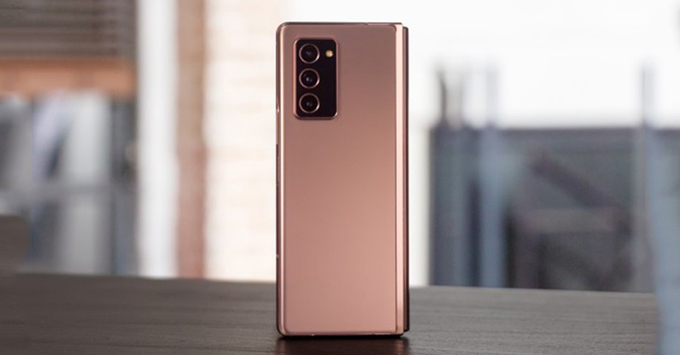 Chiêm ngưỡng hình ảnh trên tay Galaxy Z Fold 2 đẹp xuất sắc, giá 1999 USD