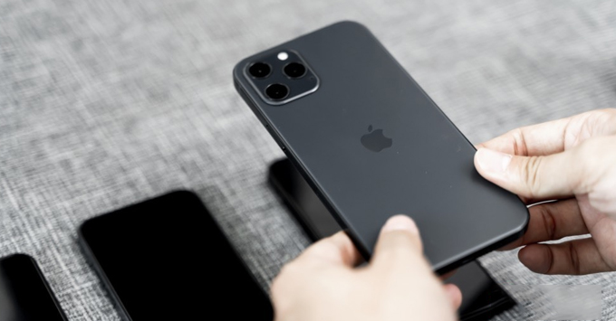 Video trên tay iPhone 12 Pro rò rỉ, một lần nữa xác nhận sự xuất hiện của máy quét LiDAR