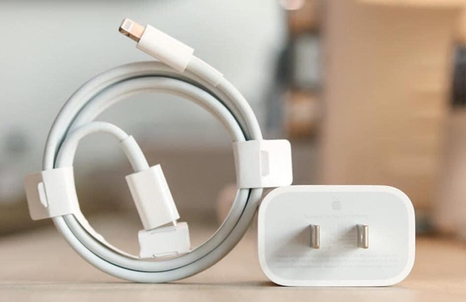 Cách sạc pin iPhone nhanh hơn nhờ cáp USB-C to Lightning