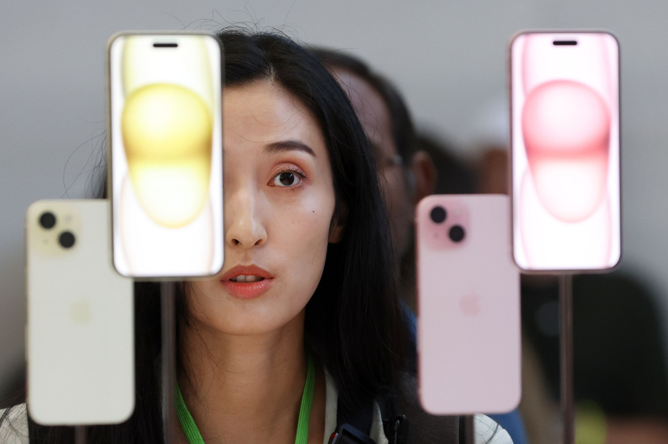 iPhone 15 có mấy màu?