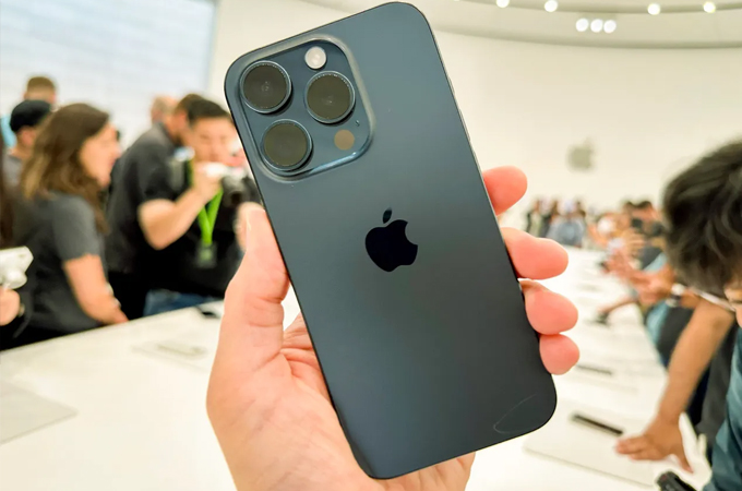 iPhone 15 Pro 256GB LL/A camera zoom quang 5x