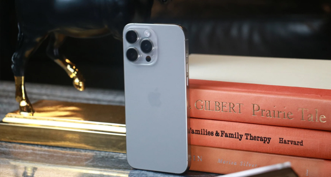iPhone 15 Pro Max 256GB và iPhone 15 Pro Max 512GB nên chọn mua iPhone 15 Pro Max 512GB vì cần lưu trữ nhiều