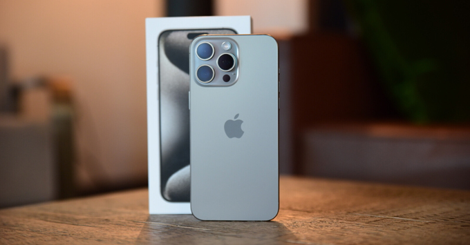 Nên chọn mua iPhone 15 Pro Max 256GB và iPhone 15 Pro Max 512GB vì thiết kế titanum