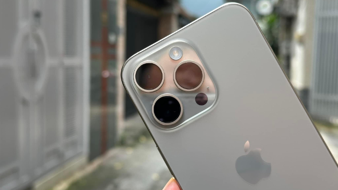 Mua iPhone 15 Pro màu Natural Titanium tại Di Động Mỹ