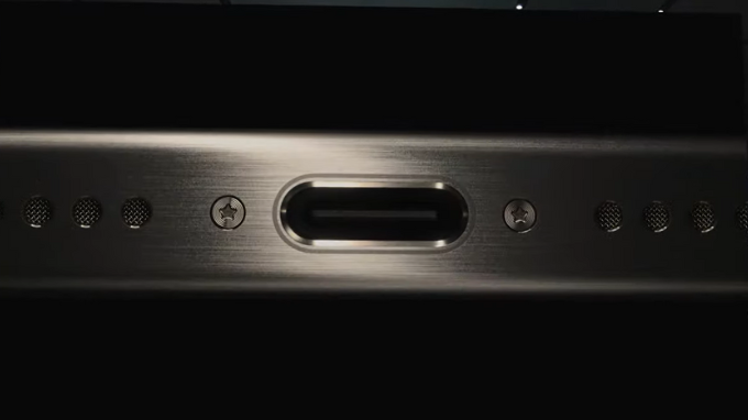 USB trên iPhone 15 Pro hoạt động như thế nào?