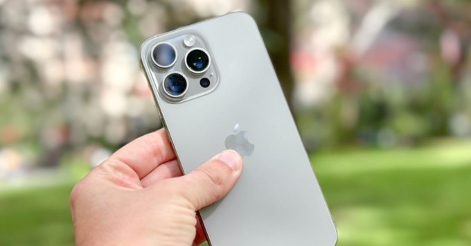 Có nên mua iPhone 16 Pro 512GB đủ dùng thay vì 1TB thoải mái không? 
