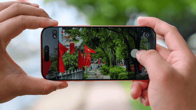 Camera 48MP Fusion của iPhone với zoom 8x và xử lý AI