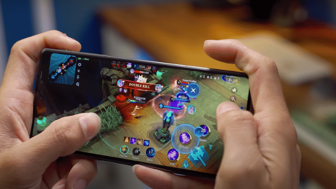 Chip Snapdragon 8 Gen 3 mang đến hiệu năng Vivo X Fold 5 đỉnh cao