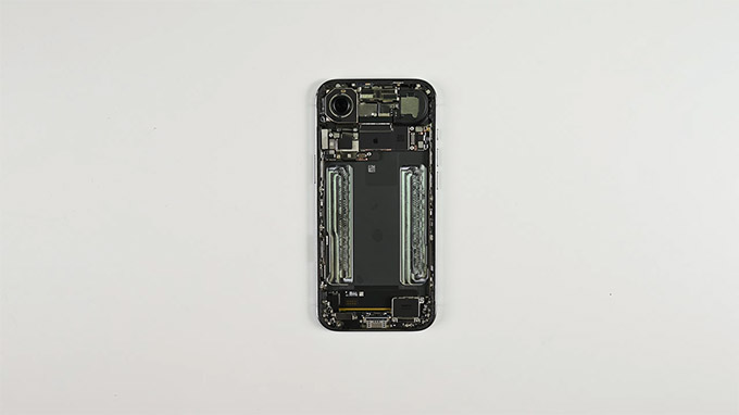 "Nội thất" iPhone Air được tinh chỉnh như thế nào?