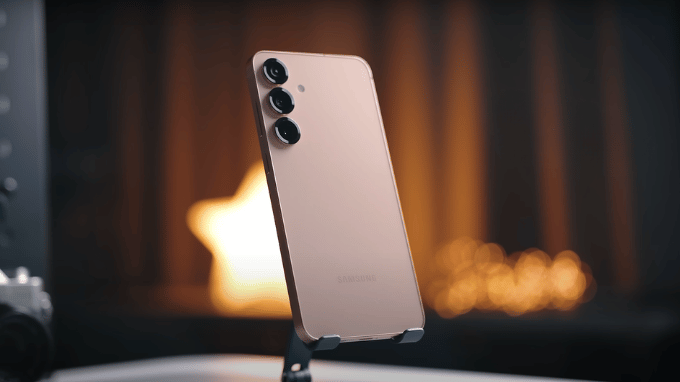 Galaxy S25 Plus giữ vững phong cách thiết kế premium đẳng cấp