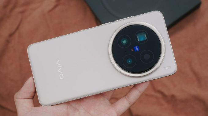 iPhone 17 Pro và Vivo X200 Pro