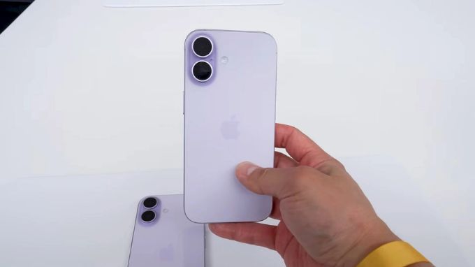 iPhone 17