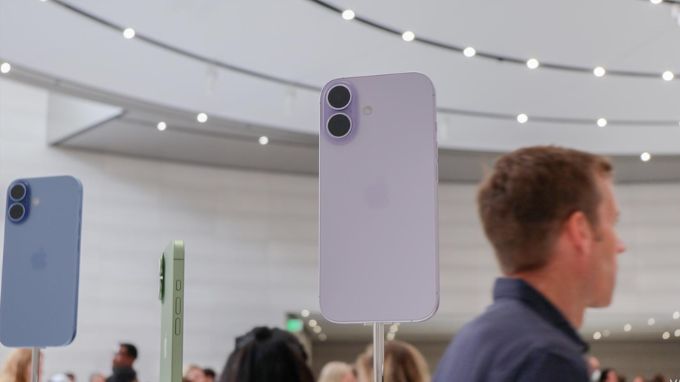iPhone 17