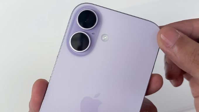 iPhone 17