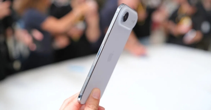 Cấu hình trên iPhone Air có gì đặc biệt? Chơi game có tốt không?