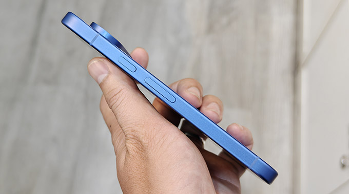 máy còn đạt chuẩn kháng nước, kháng bụi IP68