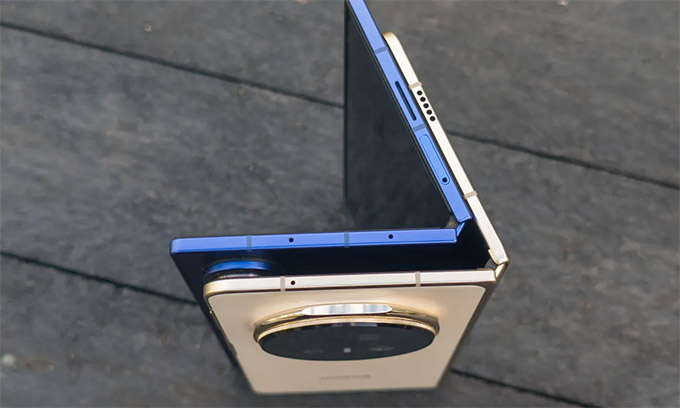 Thiết kế và độ bền: Trải nghiệm cầm nắm thực tế