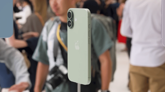 Mệnh Kim và mệnh Thủy có nên mua iPhone 17 màu xanh
