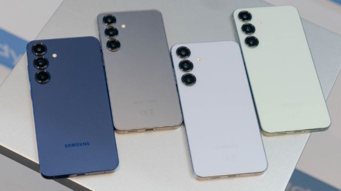 Samsung Galaxy S25 FE và Samsung Galaxy S25 Plus